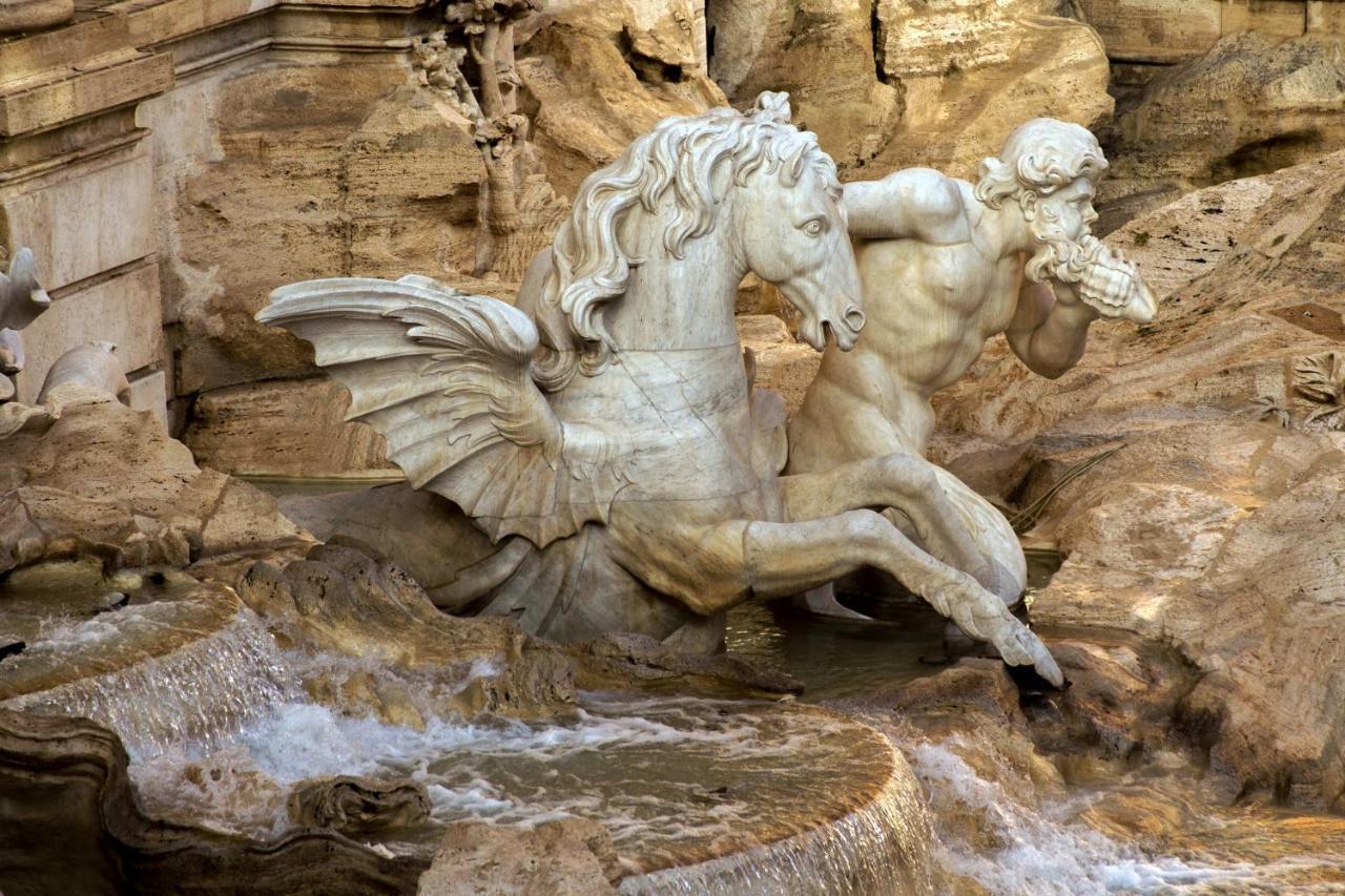 Appartement Trevi Ab Aeterno - Amazing View Of The Trevi Fountain à Rome Extérieur photo